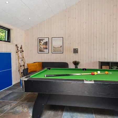 12 Person In Tatil Evi